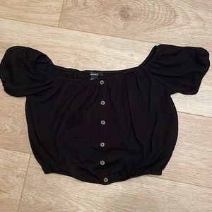 Adorable black puff sleeve crop top size L